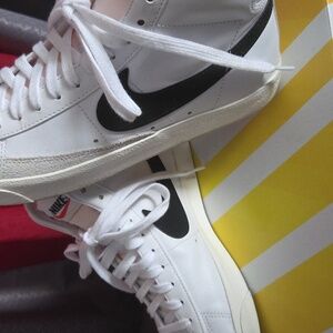 Nike White and Black Low-Top Sneakers